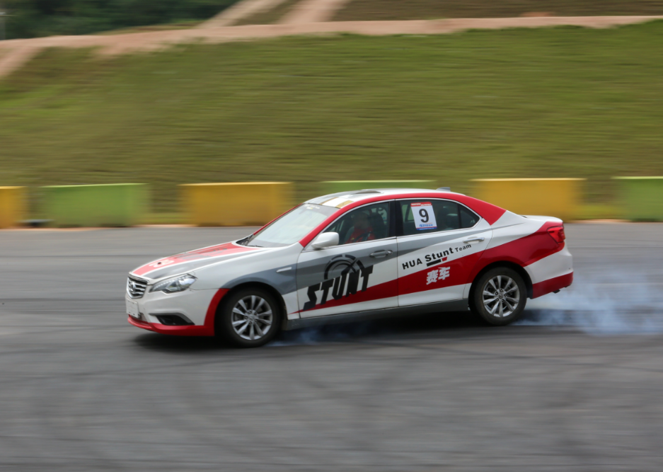 特色漂移赛车体验，感受速度与激情的结合的简单介绍