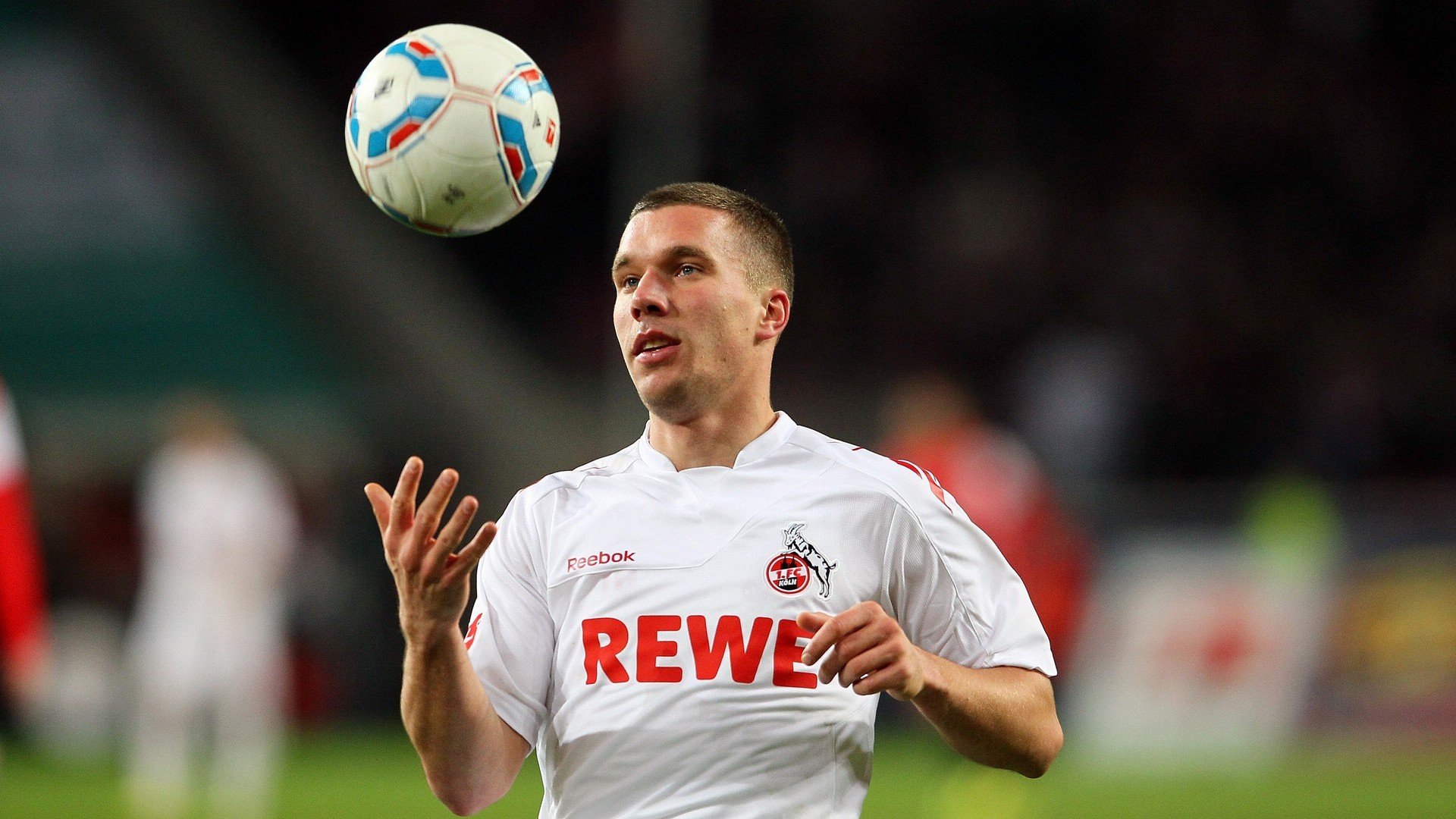 爱游戏登录入口-德甲快节奏：攻守不断，精彩无限！，德甲规律