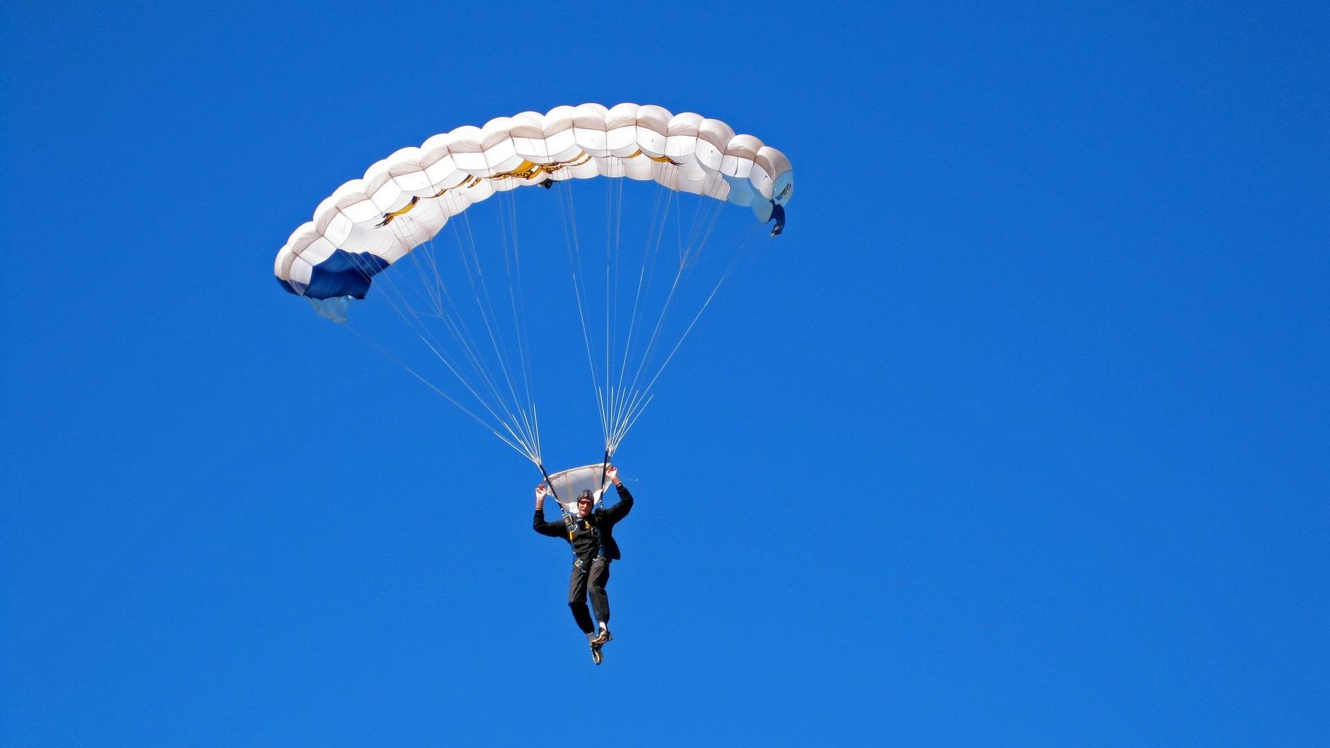 李冰洁对决奥卡拉汉 全程紧咬不放,李冰洁奥运会参赛项目